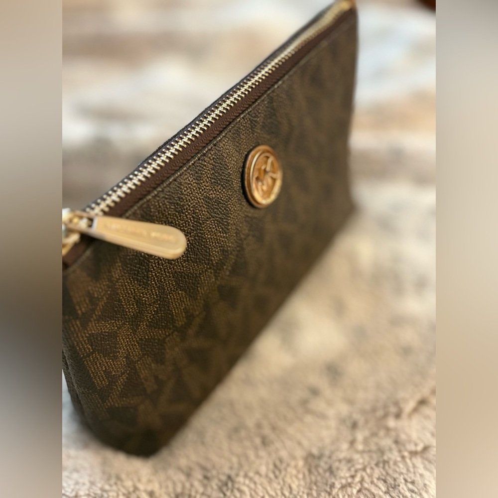 Michael Kors Brown Logo Cosmetic Pouch with Gold Tone MK Emblem - Picture 4 of 8